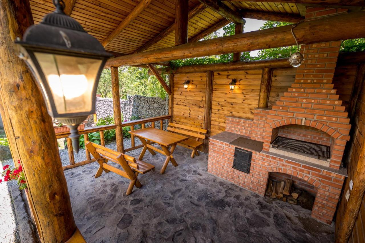 Casa De Vacanta Sadu מראה חיצוני תמונה